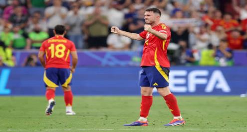 وسط تقارير تربطه بريال مدريد.. إيمريك لابورت يطلب الرحيل عن النصر السعودي